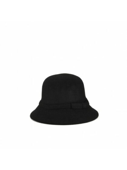Modisches Accessoire: Schwarzer Damen-Hut für einen stilvollen Look